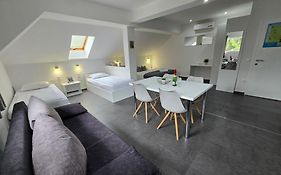 B&B Cindra